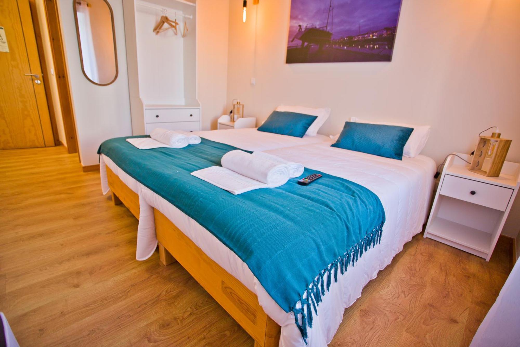 Guest House 10 De Agosto 피게이라다포즈 외부 사진
