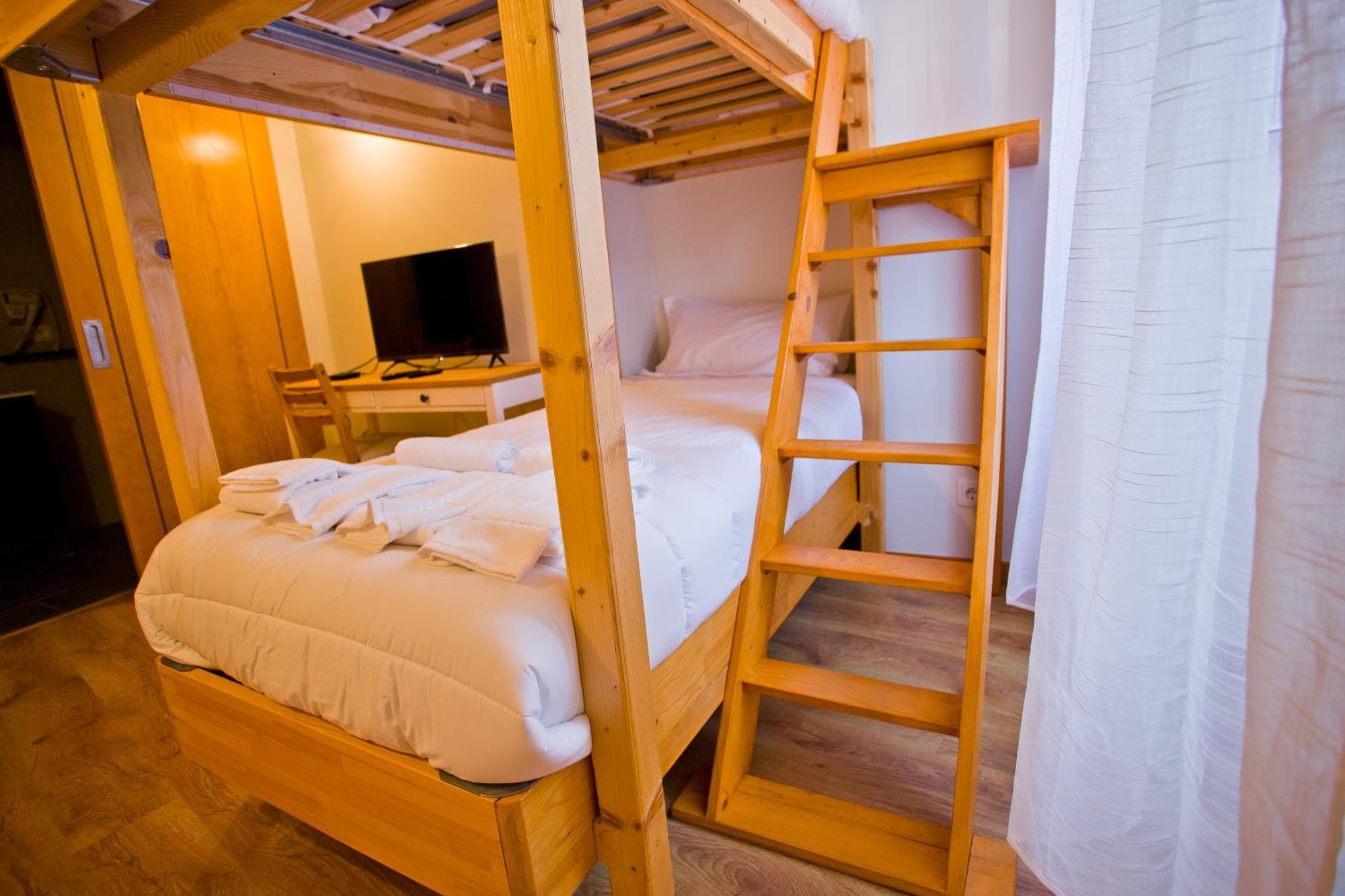 Guest House 10 De Agosto 피게이라다포즈 외부 사진
