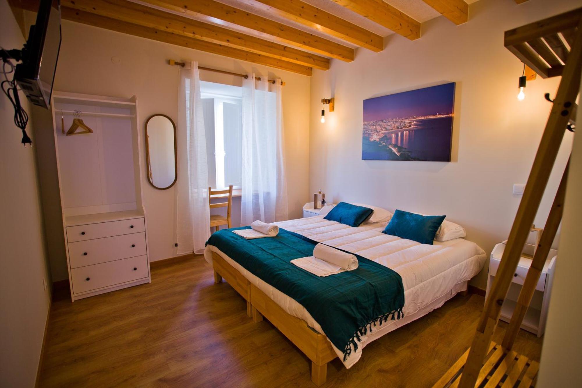 Guest House 10 De Agosto 피게이라다포즈 외부 사진